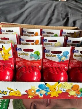 Pokémon Kids Toy Pack - Red Poké Ball Display